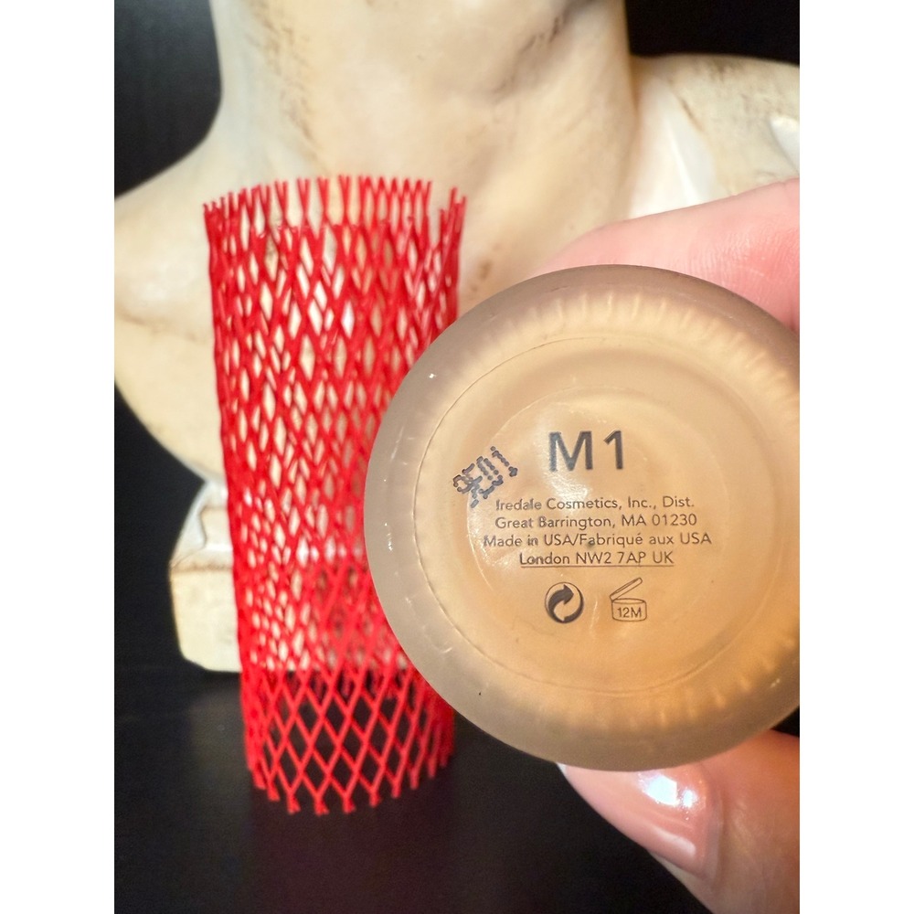 Jane Iredale Beyond Matte Liquid Foundation Shade M1 27ml .9 fl oz New - no box - Picture 2 of 3